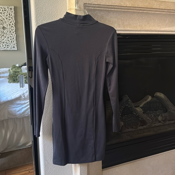 Nike Women's NSW Air Long-Sleeve Swoosh Embroidered Dress - Picture 7 of 8